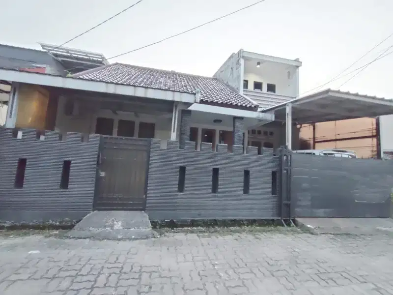Rumah second  di komplek Graha wijaya Jl Ratna Jatibening
