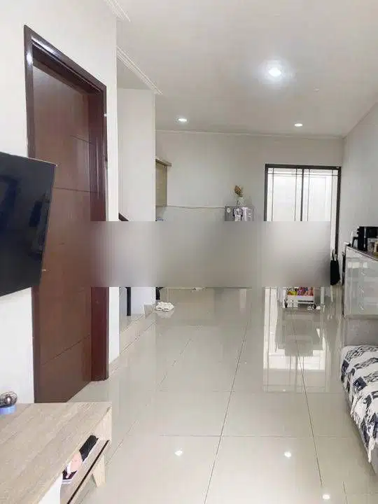 Di Jual Cepat Edisi Green Lake City Cluster Asia Semi Furnished