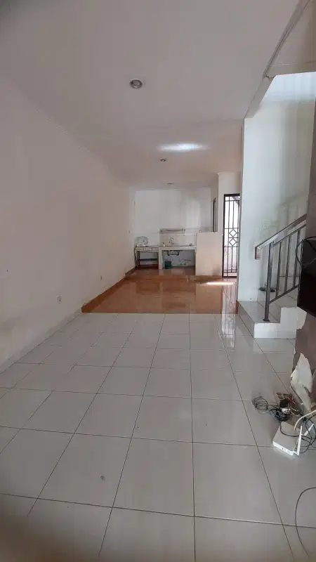 Dijual Cepat Rumah di Modernland
