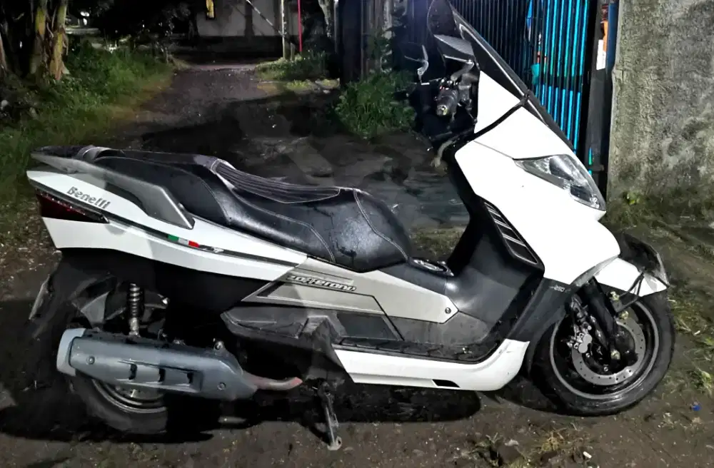 Benneli zefferano 250cc tt bt