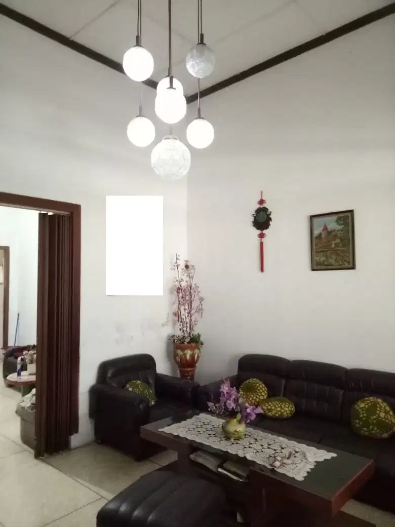 Dijual Rumah di Jl. Dahlia, Bandung