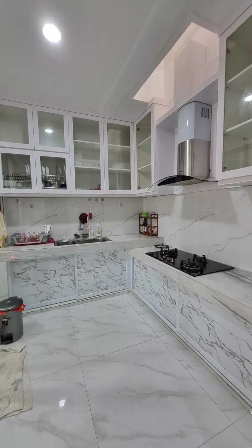 Dijual Rumah PIK 2 uk. 6x15m2 Semi Furnished bisa KPR Cluster Bagus