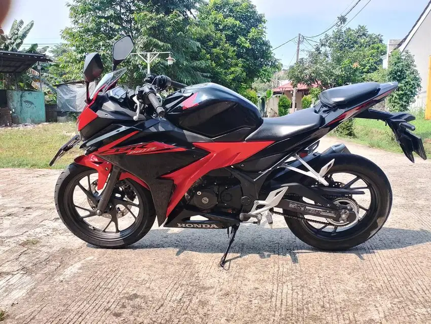 58@:DP:500RB F KAB HONDA CBR150R HITAM