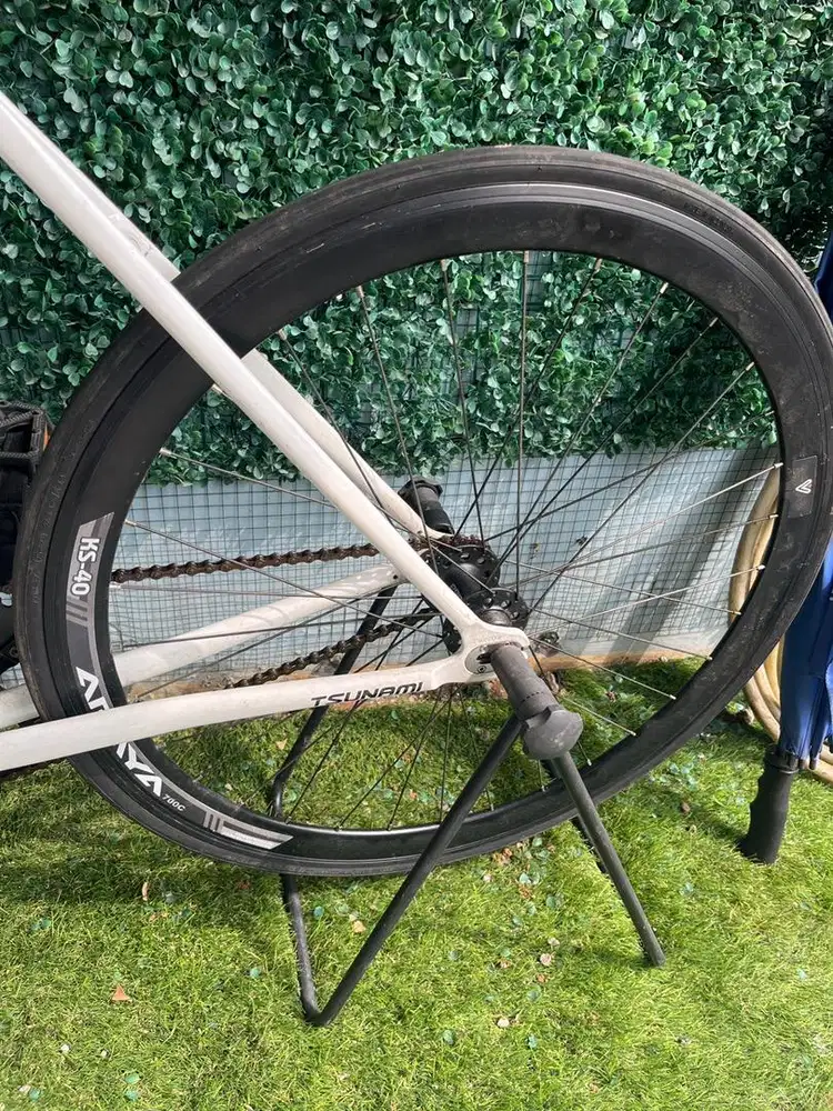 Sepeda Tsunami Putih