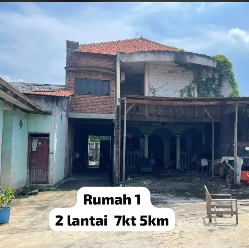 Dijual Tanah Bonus 2 Bangunan Rumah , Ambyaar  LT 700m2