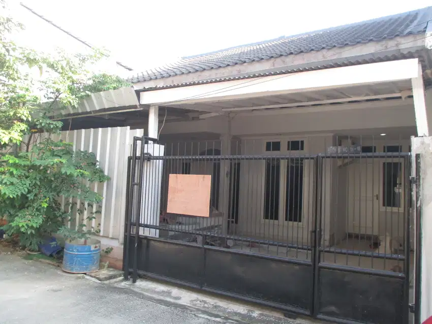 sewakan Tahunan rumah komplek kembangan Baru dekat puri kembangan