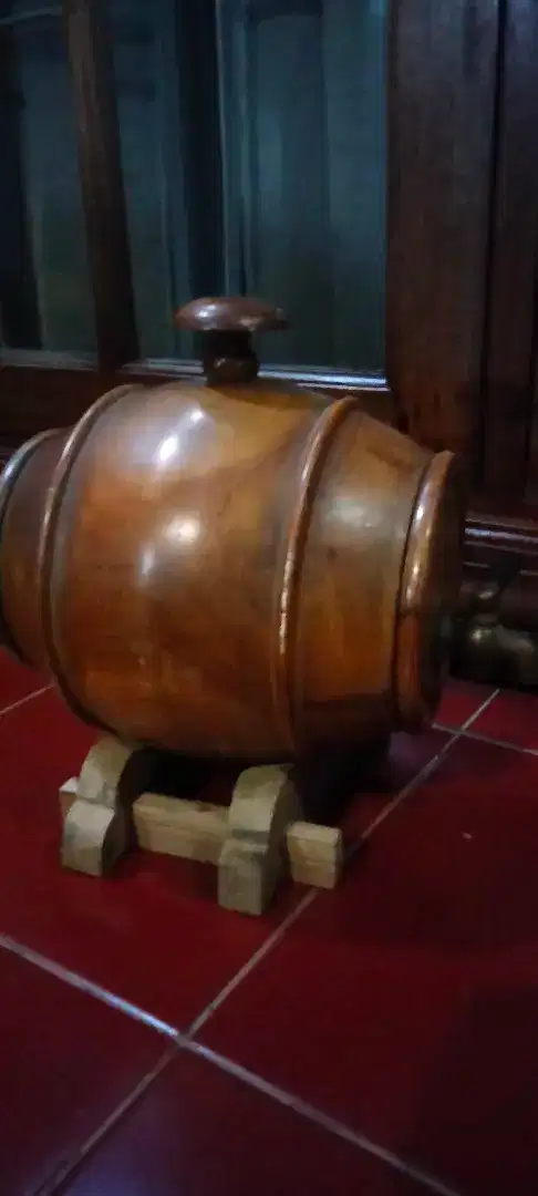 Tempat minum kayu