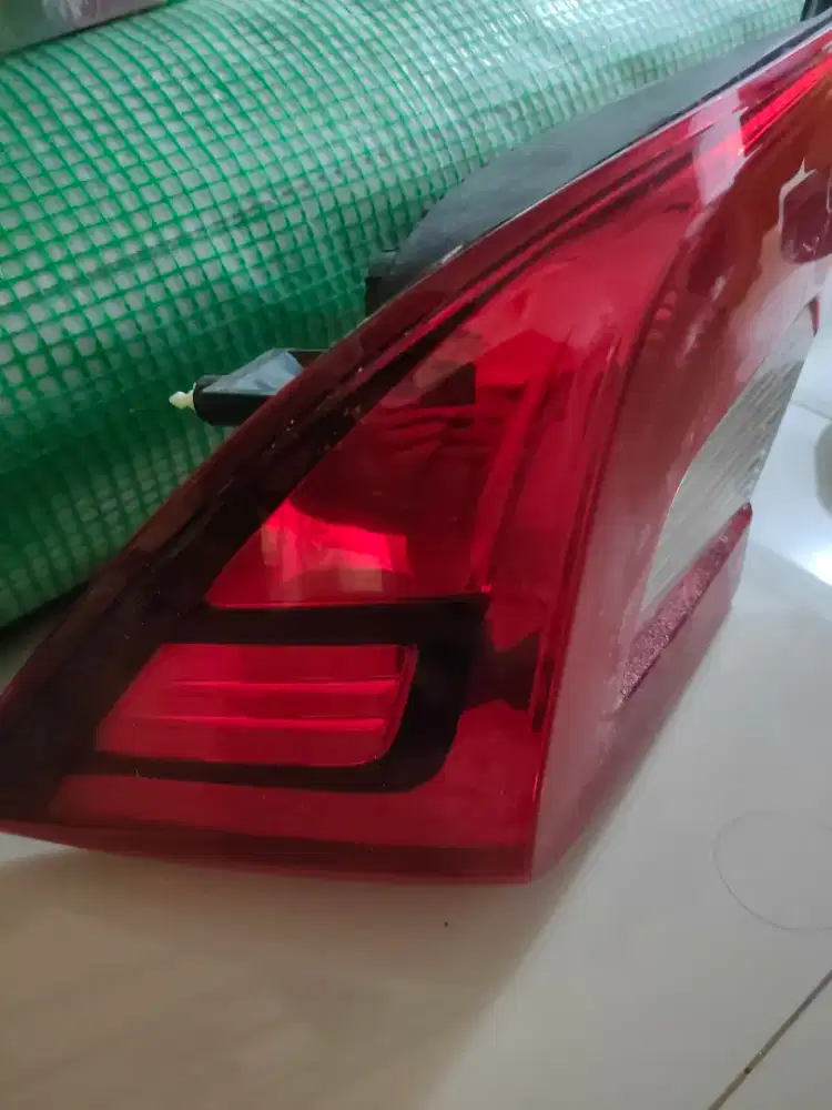Lampu belakang original brio RS mulus