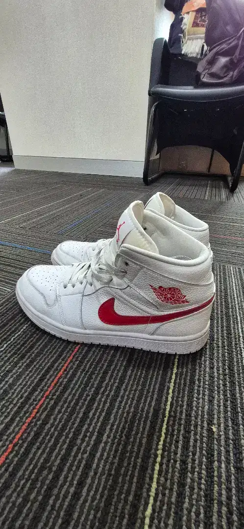 Air Jordan 1 High Size 42 - 43 White Red
