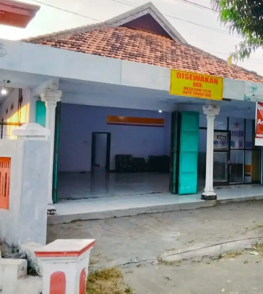 Disewakan Ruko di Jalan Strategis