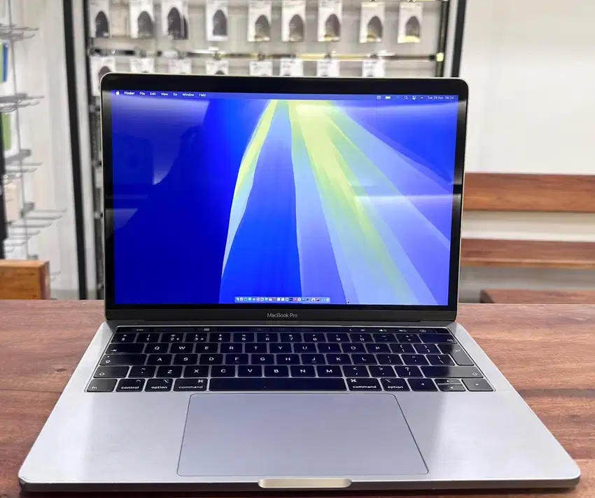 MacBook Pro 13 inch 2019, Core i5, RAM 16GB, SSD 512 GB
