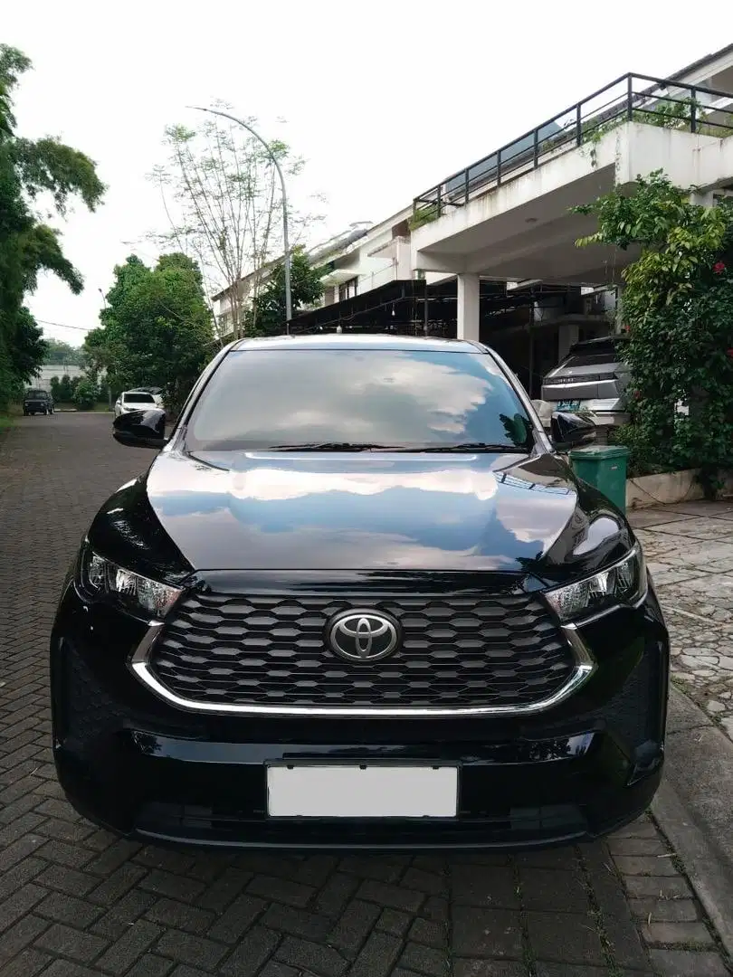 INNOVA ZENIC 2023 HYBRID