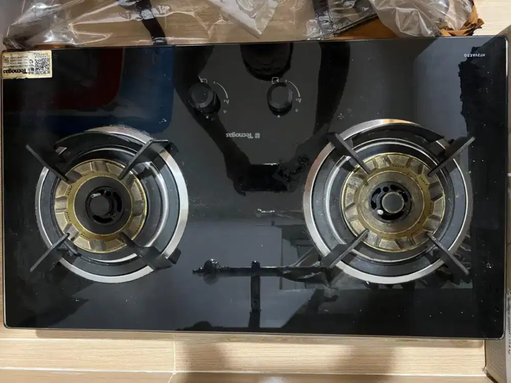 DIJUAL KOMPOR GAS TANAM DUA TUNGKU MERK TECNOGAS , MASIH BAGUS MULUS.