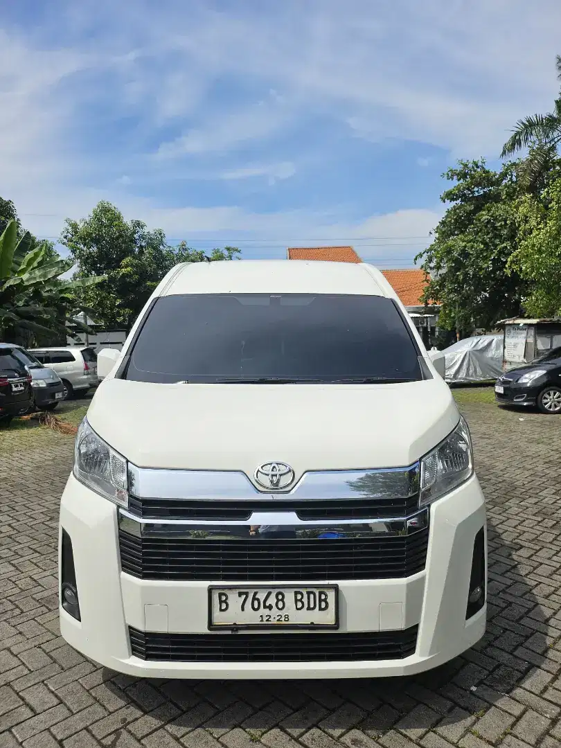 Hiace Premio 2023