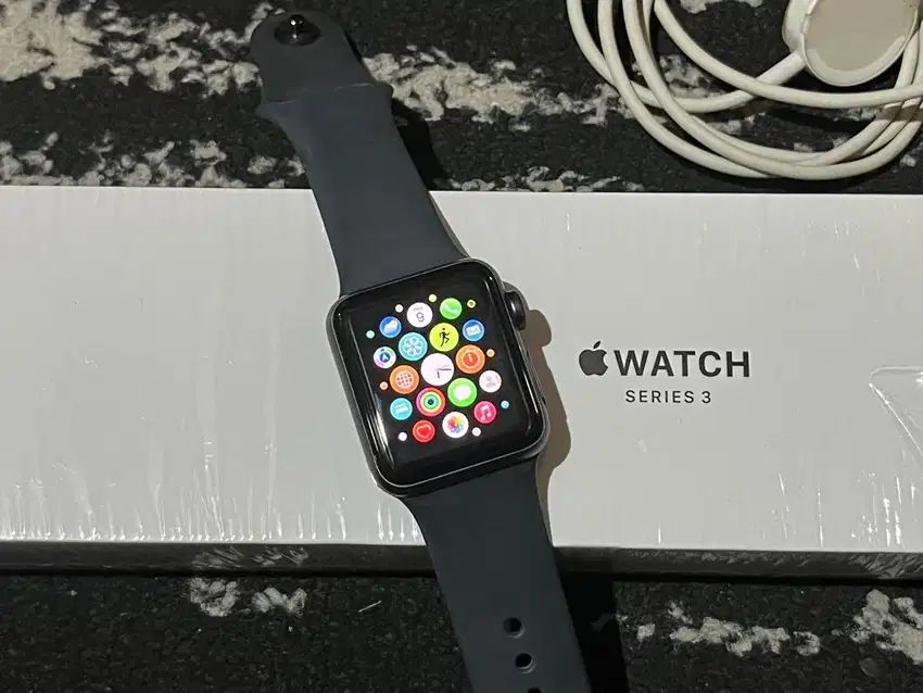Apple Watch Series 3 42mm iBox Fullset Original Mulus No Minus