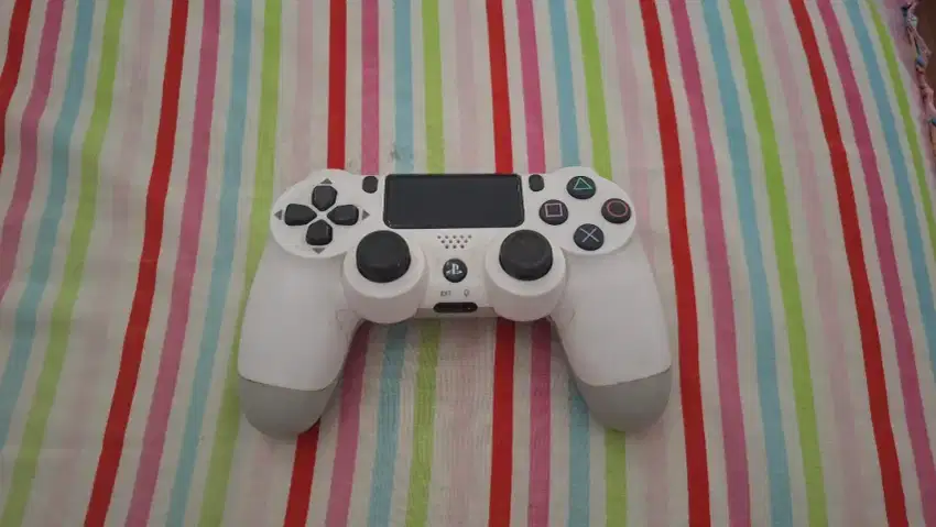 Stik PS4 Dualshock 4 controller original Sony putih