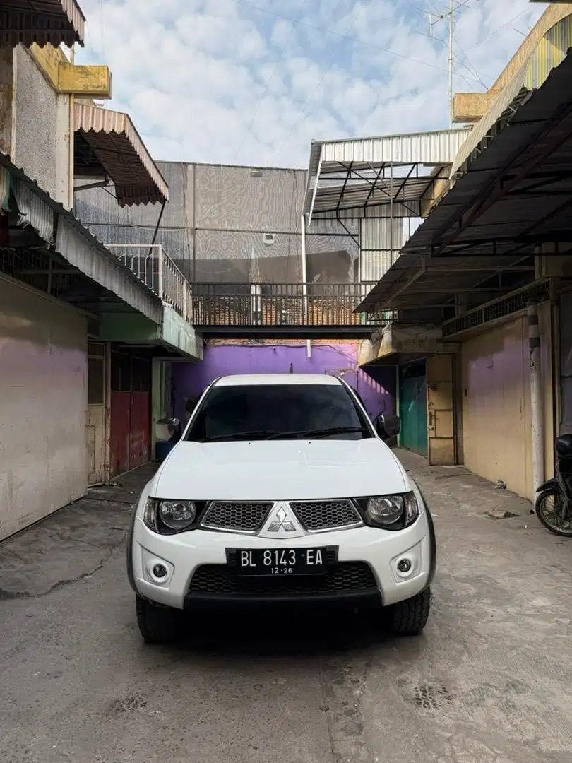Triton GLS 4x4 manual Tahun 2014