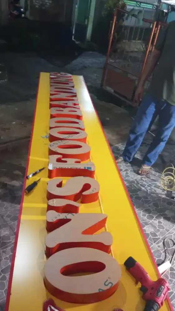 Logo dan Huruf Timbul Acrylic warna | Background | ACP