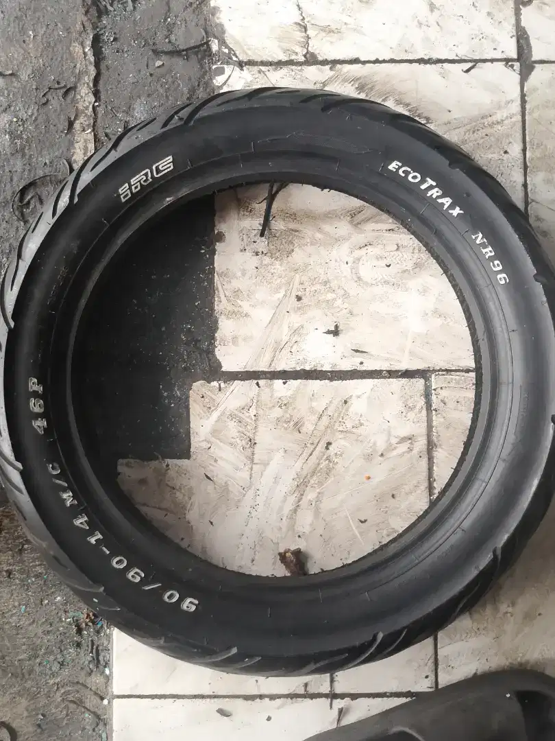 Ban IRC berkualitas copotan 90 / 90 pless masang