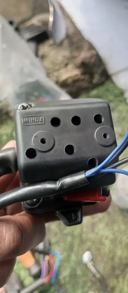 Saklar Vixion minda untuk biled