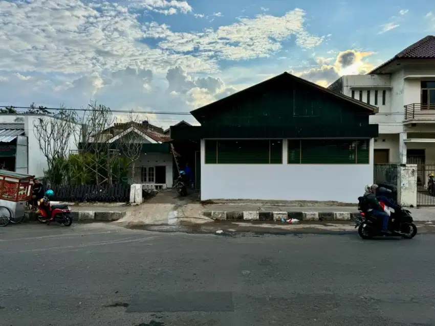 Jual bangunan exs rumah makan restro stratrgis jl bratayuda kota garut