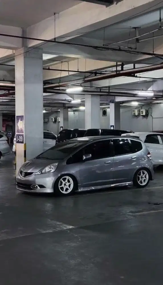 jual mobil honda jazz ge8