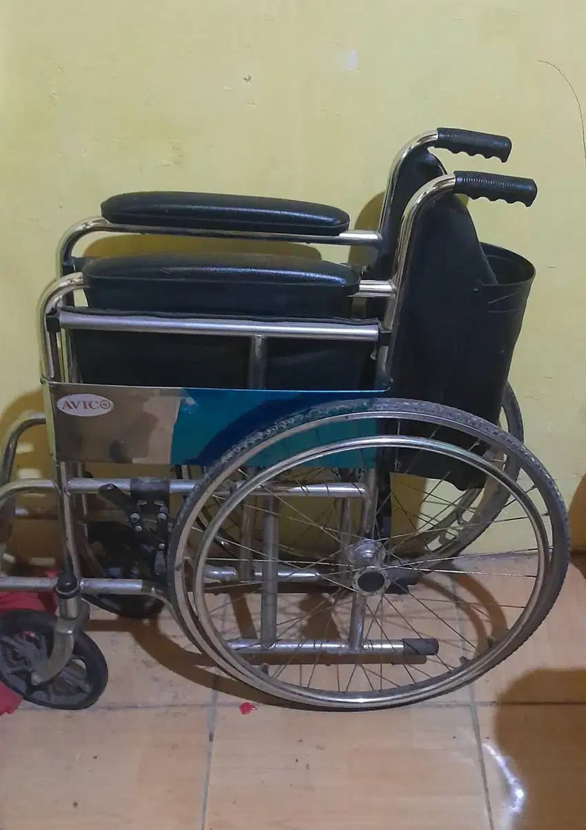 Kursi roda cuma 2 minggu pakai