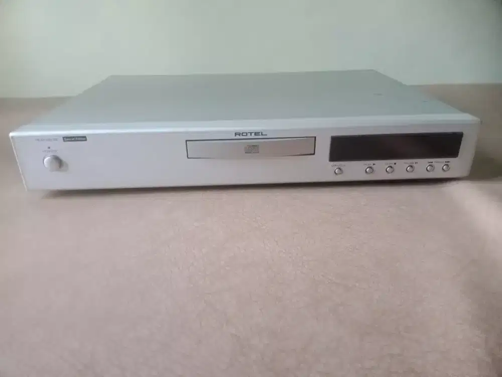CD player Rotel RCD 06SE