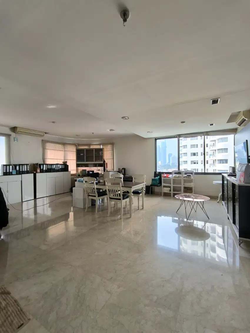 Dijual unit apartemen Park Royal - Gatot Subroto - Jakpus
