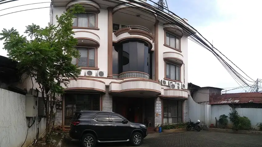 Gedung setara ruko 3 gandeng di Otista, Cipinang Cempedak, Jatinegara
