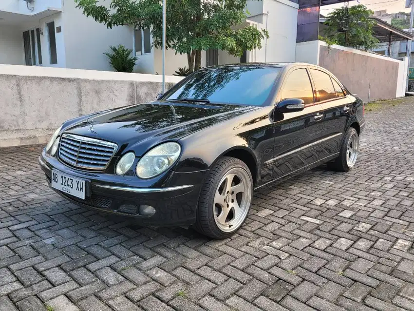 Mercedes E280 Automatic 2006 terawat bukan taksi pajak hidup panjang