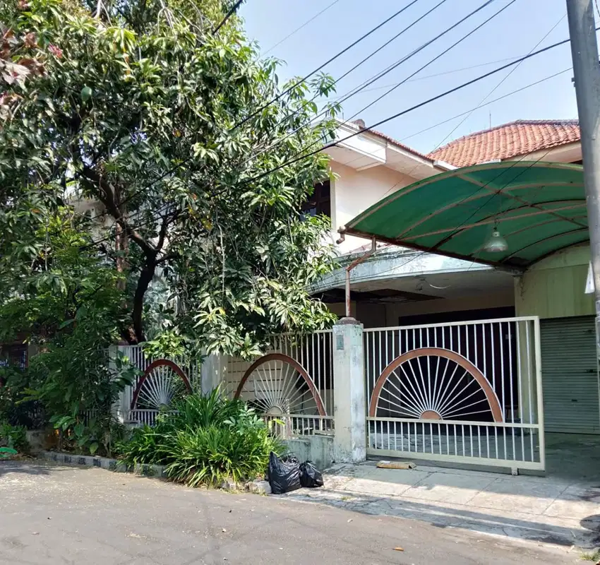 Rumah Darmo Permai Utara Garasi Carport 1 mobil