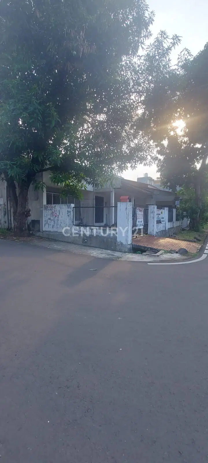 Rumah Lokasi Strategis Di Komp PTB Duren Sawit S7582