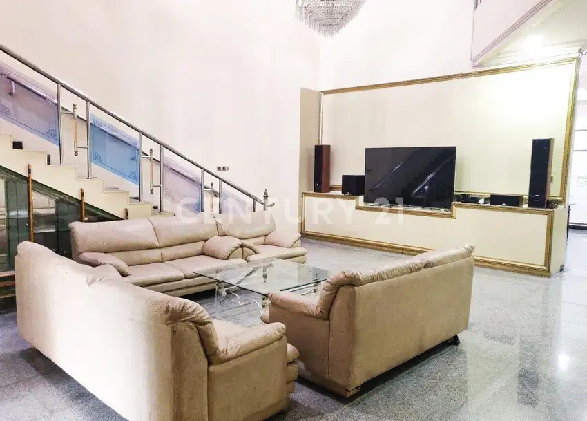 Rumah 3 Lantai Full Furnished Di Jatinegara Jakarta Timur S7528