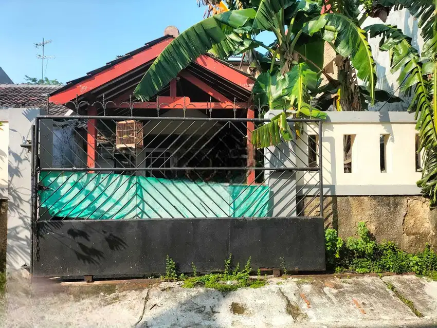 Dijual CEPAT! Rumah Bahan di Harapan Indah Lokasi Depan!