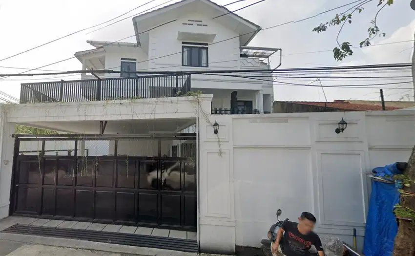 DILELANG Rumah MEWAH MURAH 2 lantai siap huni Kembar Sari Indah 2