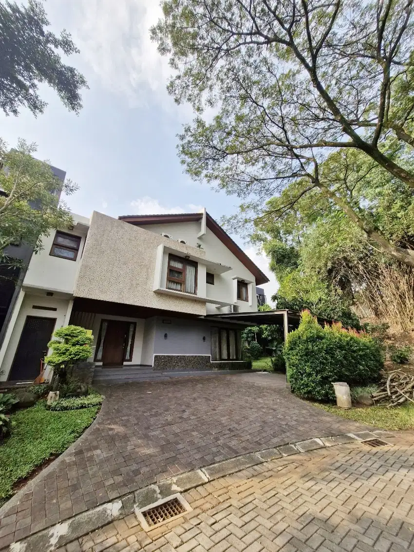 Rumah Bangunan Mandiri Full Furnished Cakep Di BSD