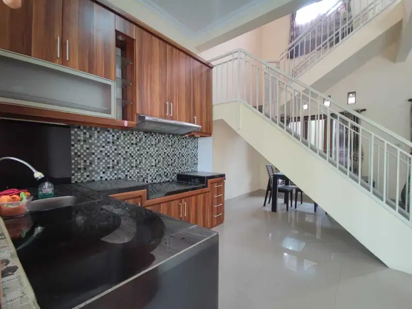 Rumah 2 Lantai Jogja Kaliurang, Jl. Ringroad Utara, Dekat Kampus UGM