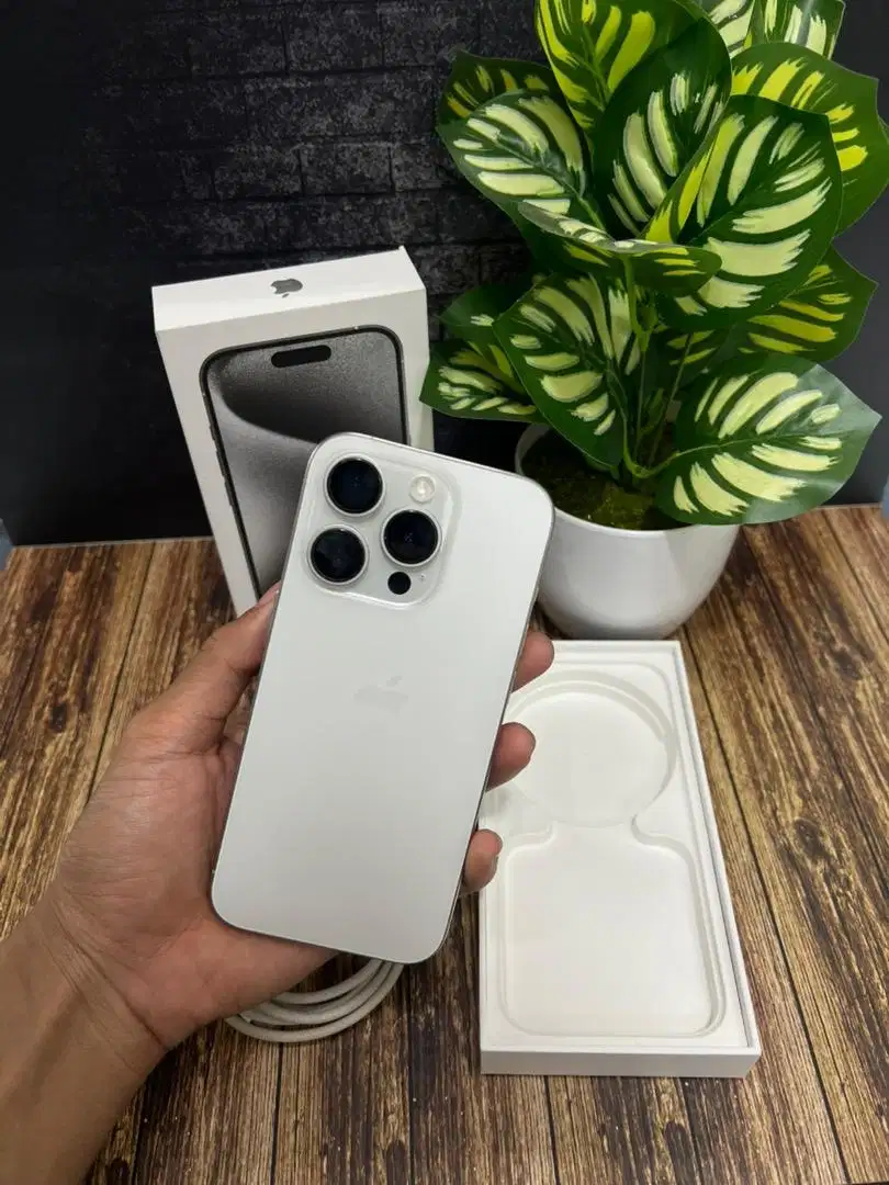Iphone 15 pro 256gb white second ex ibox bh 93%