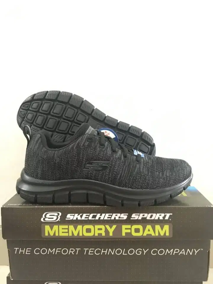 [JUAL] Sepatu Skechers Track Front Runner Black size 40