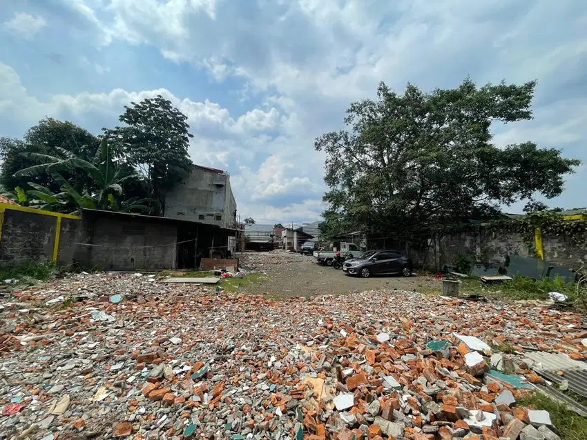 Dijual Tanah Komersil Cocok Dijadikan Toko / Gudang di Ciracas JakTim