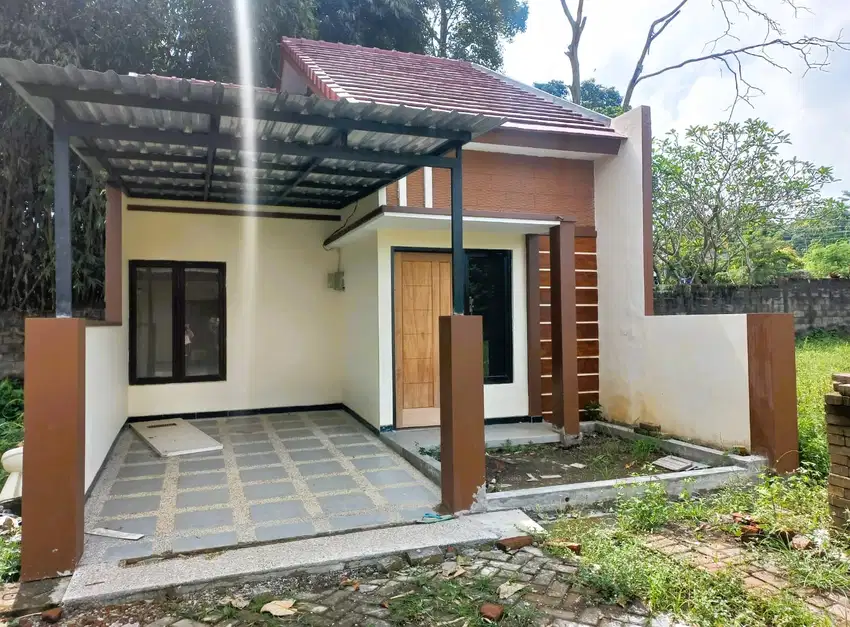 Rumah Siap Huni belakang Gor Ken arok Buring pemandangan Asri