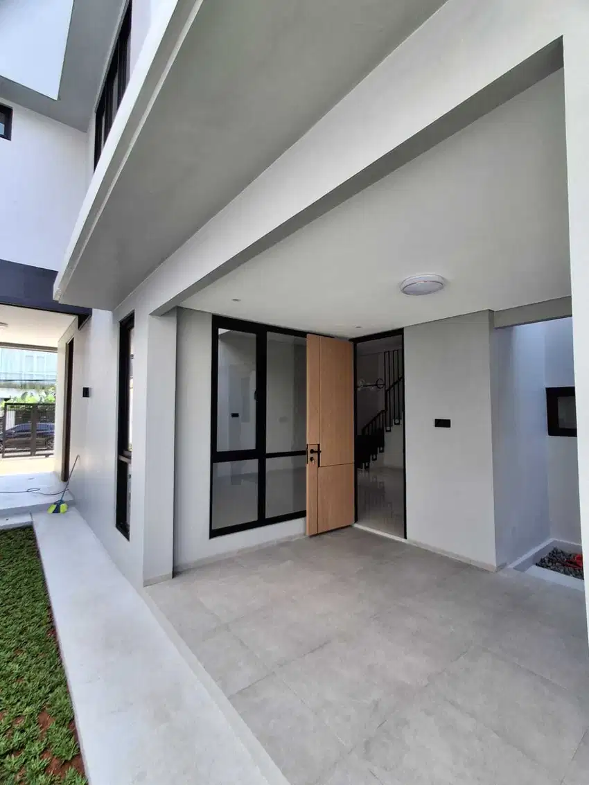DIJUAL RUMAH BARU 2 LANTAI DI KAWASAN ELITE KEBAYORAN BARU, JAKSEL!