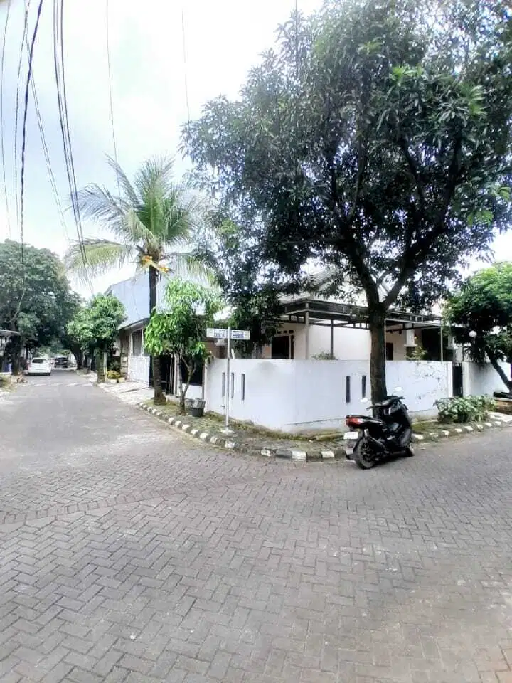 Dijual rumah posisi huk dalam cluster di bekasi timur regency