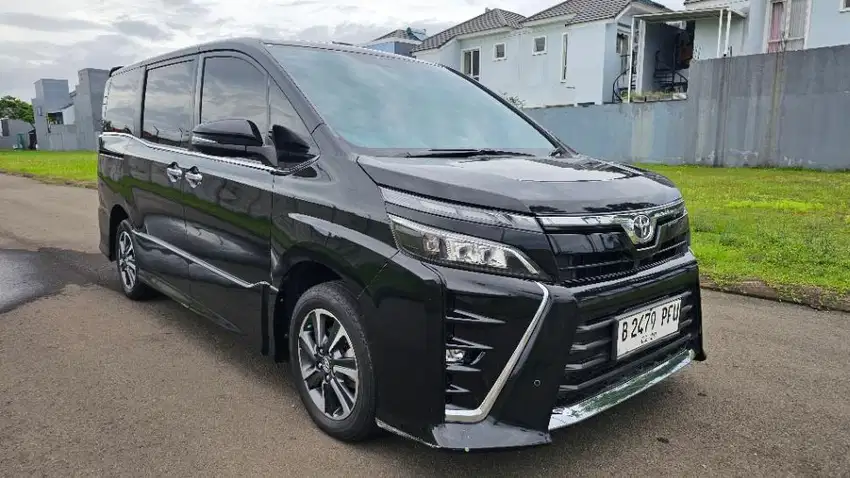 Toyota Voxy 2.0 AT 2018 Hitam KM70Rbuan TGN 1 BEBAS LAKA BANJIR DP20