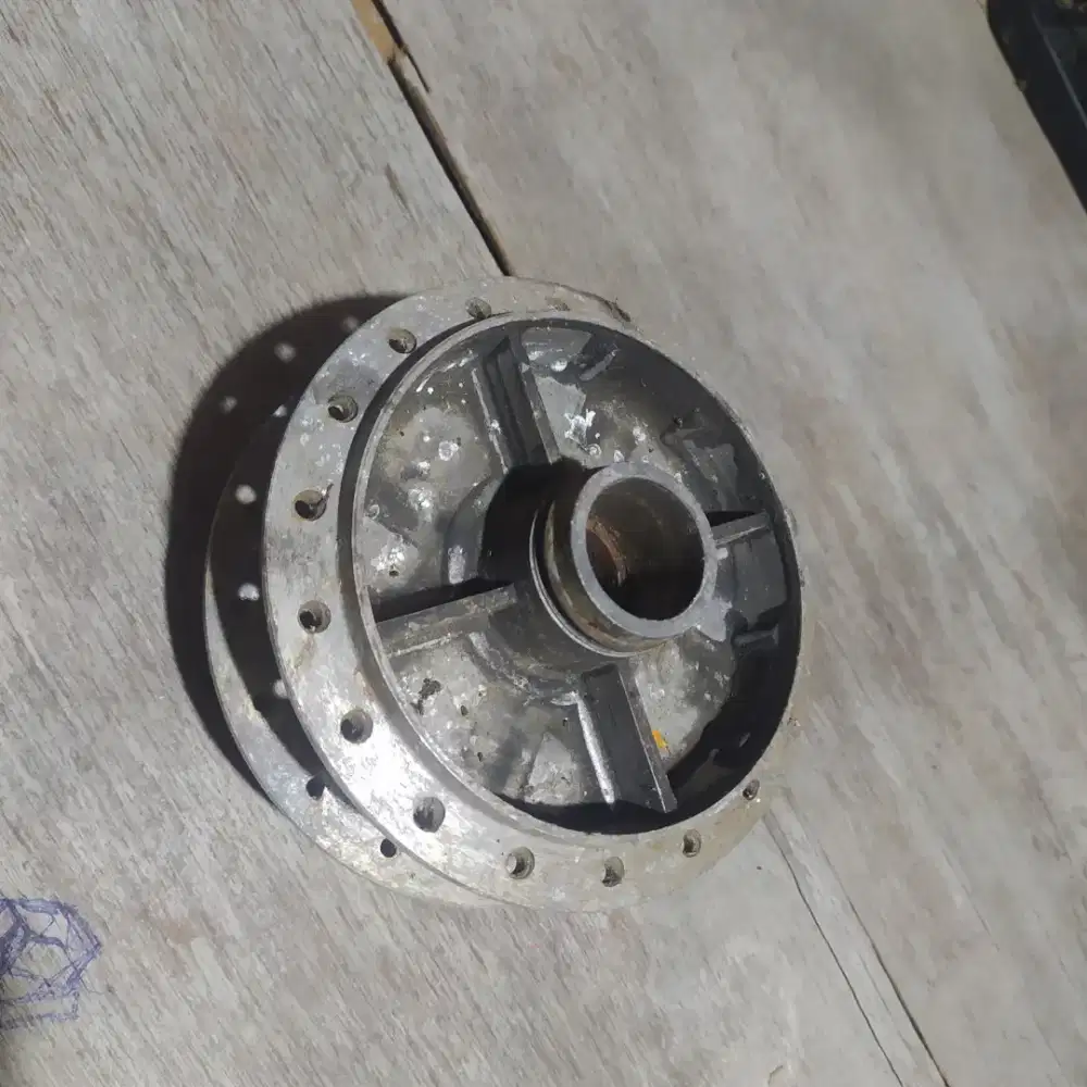 Di jual tromol belakang kondisi masih bagus