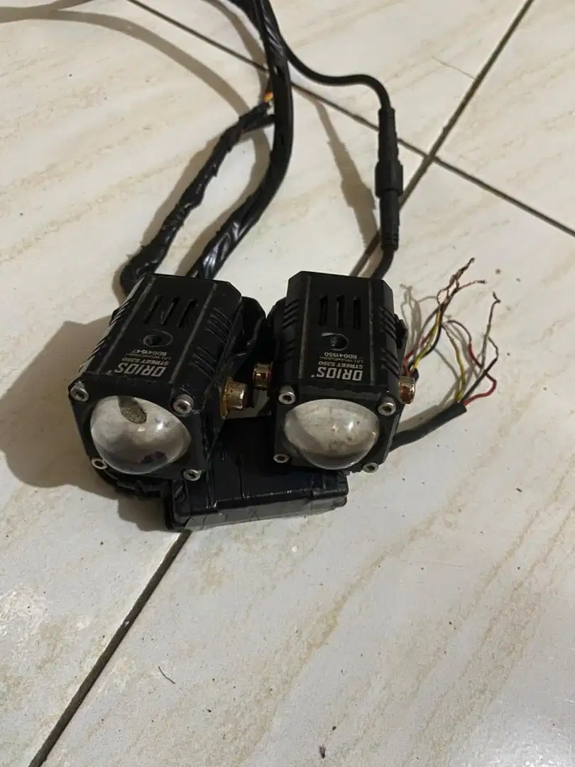 Lampu sorot orios+bullaes