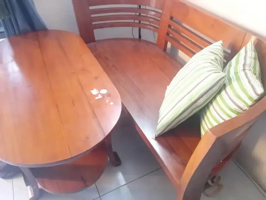 1 set meja kursi tamu
