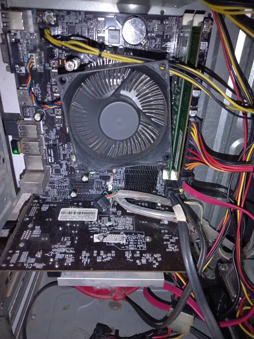 intel Xeon E32125, board, VGA bonus procie