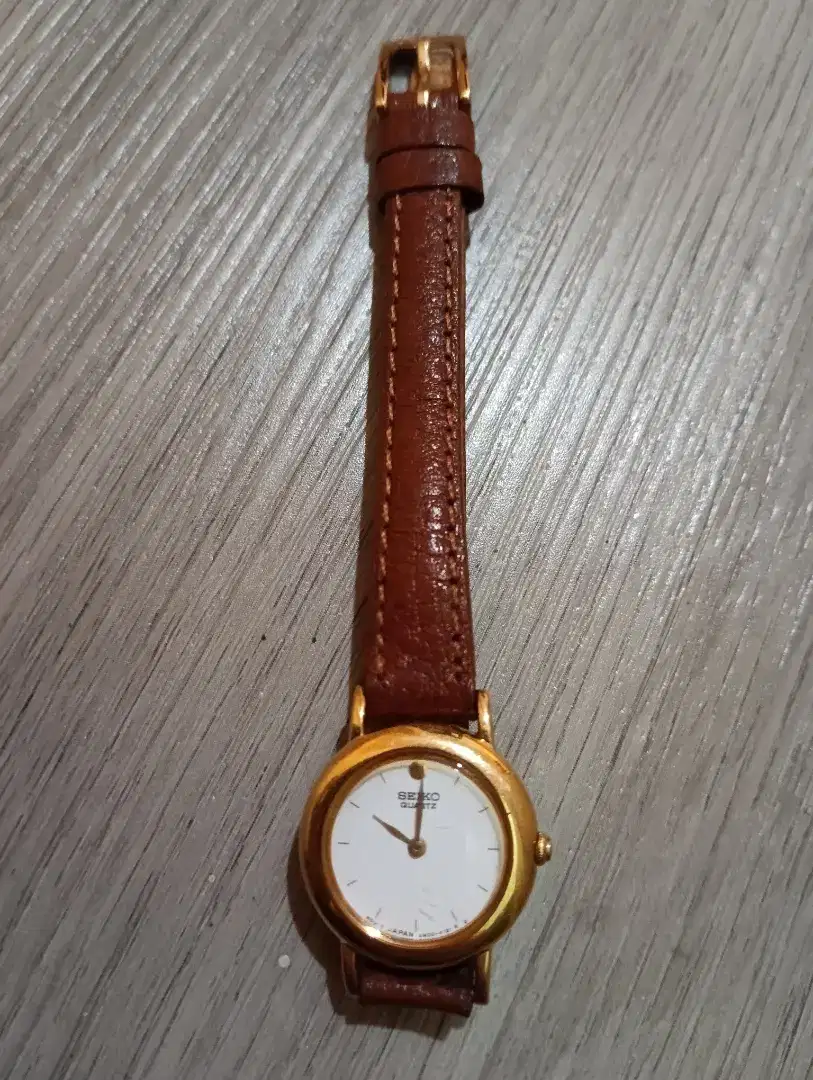 Jam Tangan Seiko Original Wanita MINUS Mesin Mati D = 20mm, Strap 10mm